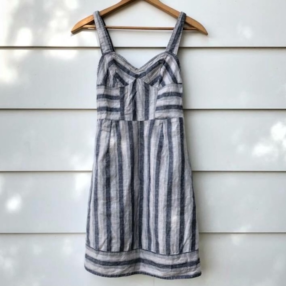 Women’s Kimchi Blue size XS linen sun dress- EUC